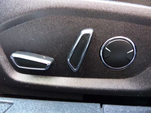 Used 2017 Ford Fusion SE image 22