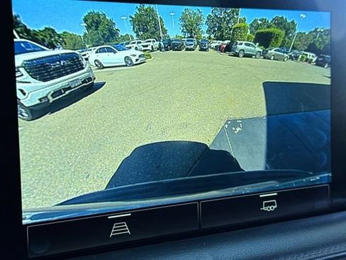 Used 2022 Chevrolet Suburban LT AWD/4WD image 28