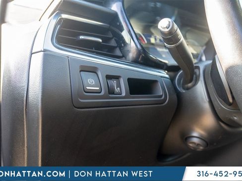 Used 2022 Cadillac XT5 Premium Luxury w/ LPO, Floor Liner Package image 18