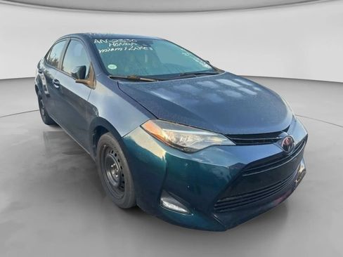 Used 2018 Toyota Corolla LE FWD image 2