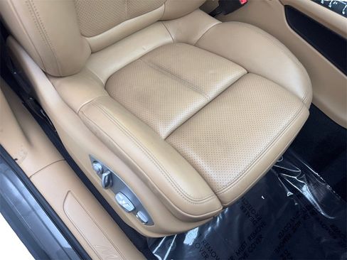 Used 2018 Porsche Macan image 45