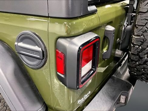 Used 2021 Jeep Wrangler Unlimited Rubicon AWD/4WD image 21