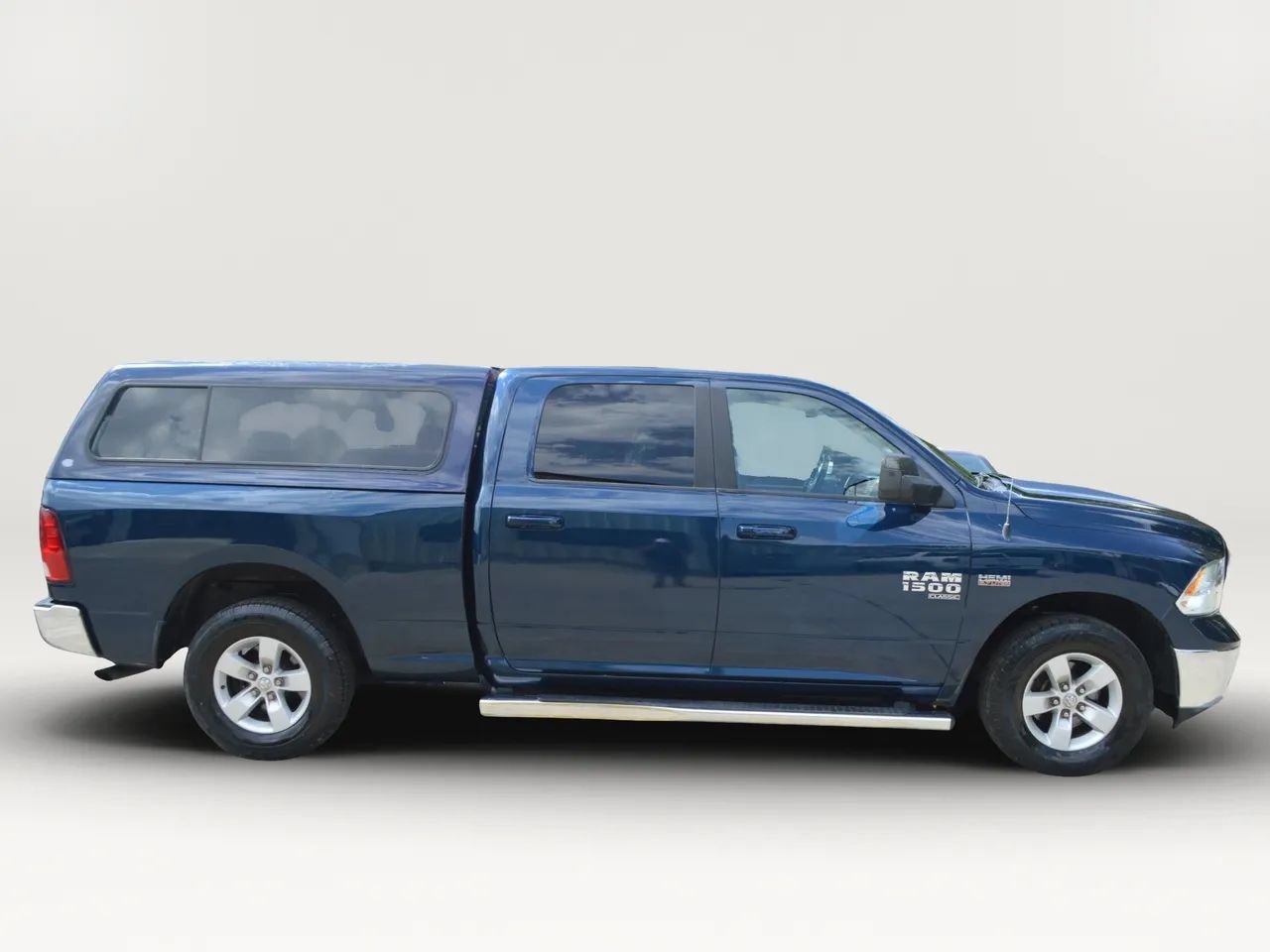 Used 2020 RAM 1500 Classic SLT w/ Luxury Group RWD image 8