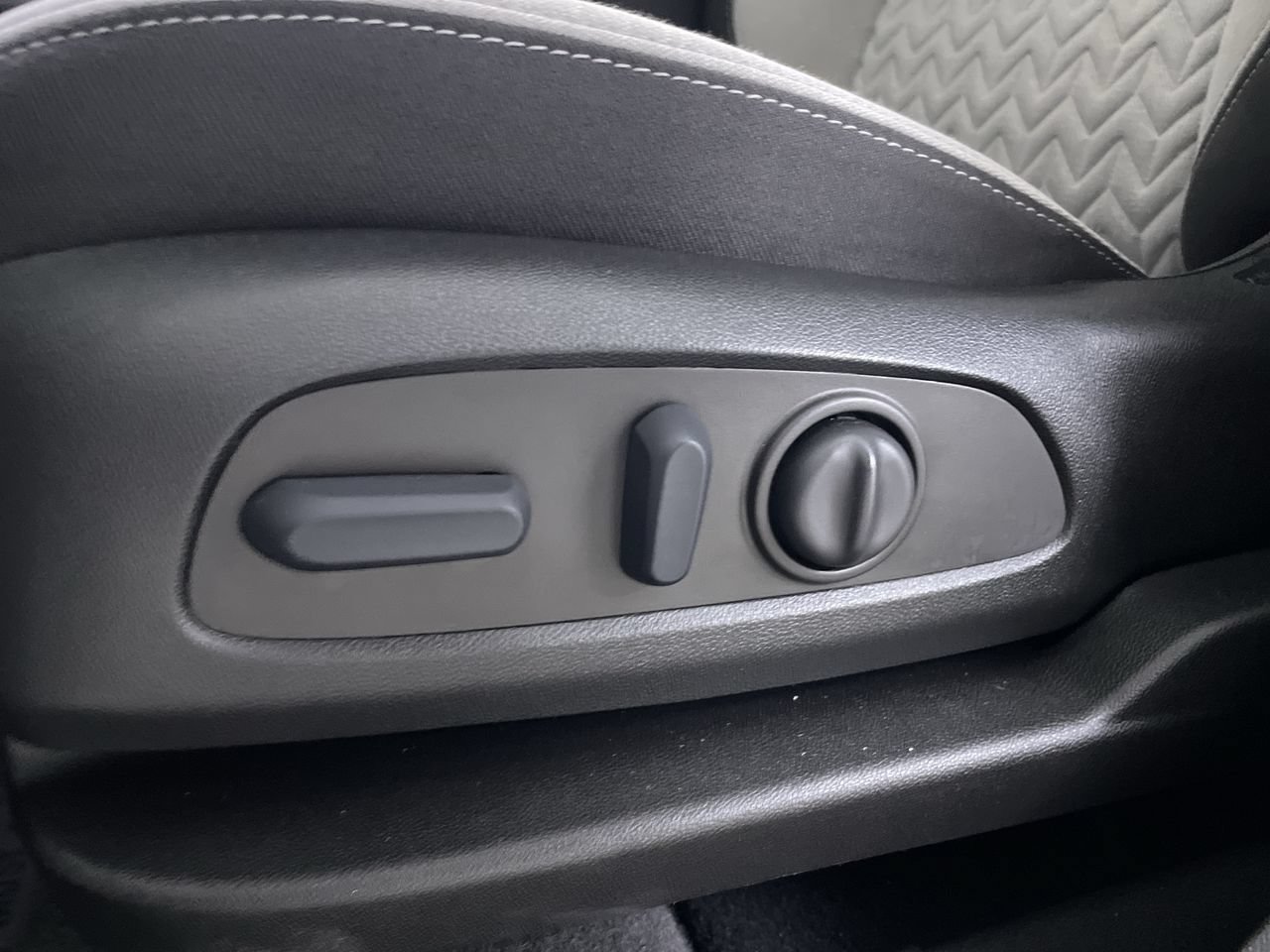 Used 2022 Chevrolet Equinox LS AWD/4WD image 14
