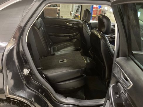 Used 2015 Ford Edge Titanium image 9