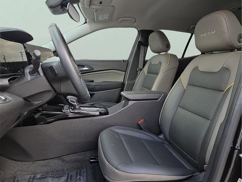 Used 2025 Chevrolet Trax ACTIV image 14