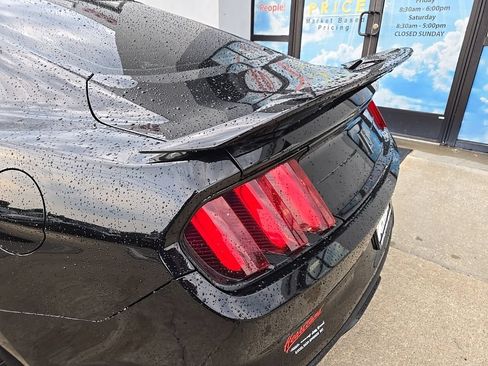 Used 2019 Ford Mustang Shelby GT350 w/ Technology Package RWD image 21
