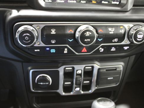 Used 2023 Jeep Wrangler Sahara w/ Safety Group image 21