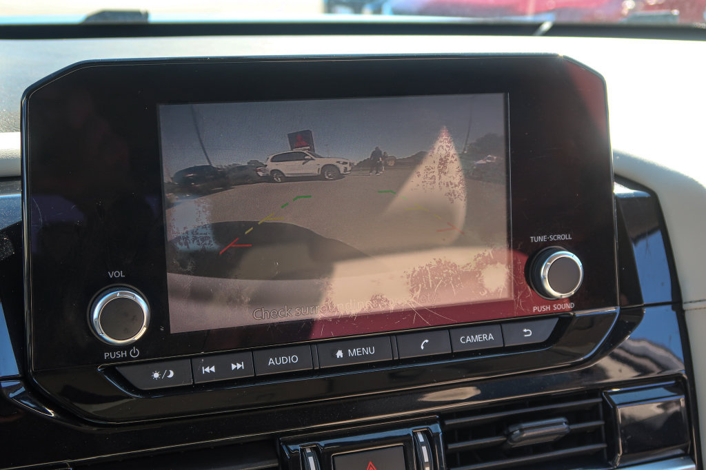 Used 2022 Nissan Pathfinder SV AWD/4WD image 34