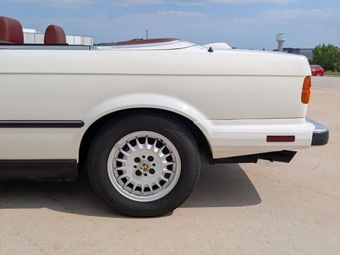 Used 1987 BMW 325i Convertible RWD image 33