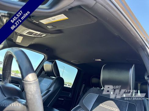 Used 2019 RAM 2500 Laramie w/ Black Appearance Package AWD/4WD image 37