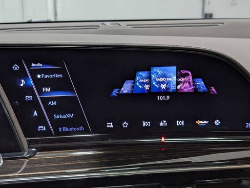 Used 2023 Cadillac Escalade Premium Luxury image 30