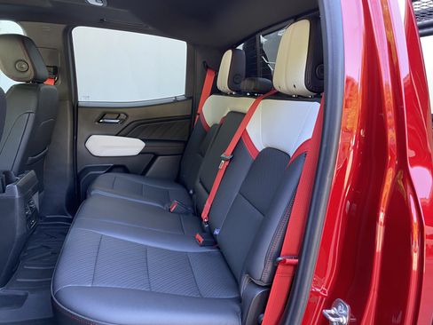 Used 2025 GMC Canyon AT4 w/ AT4X Package AWD/4WD image 38