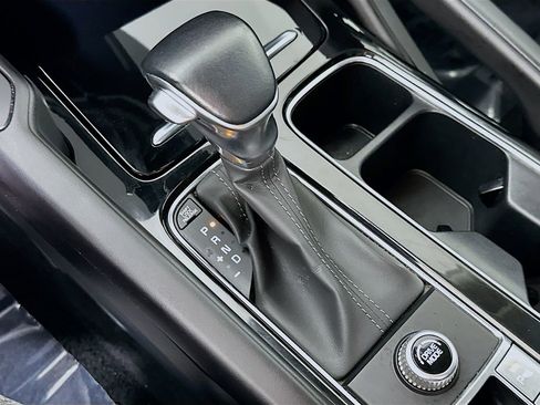 Used 2025 Kia Telluride S image 32