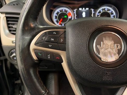 Used 2016 Jeep Cherokee Latitude w/ Cold Weather Group image 19