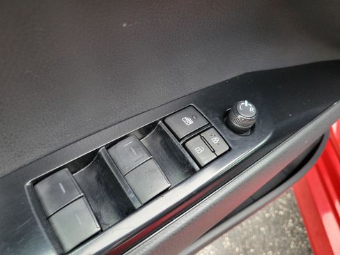 Used 2025 Toyota Camry LE image 7