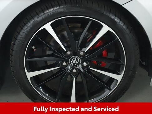 Used 2018 Toyota Camry XSE FWD image 11