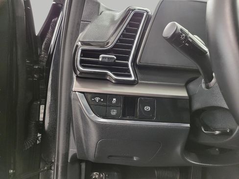 Used 2025 Kia Sportage EX image 10