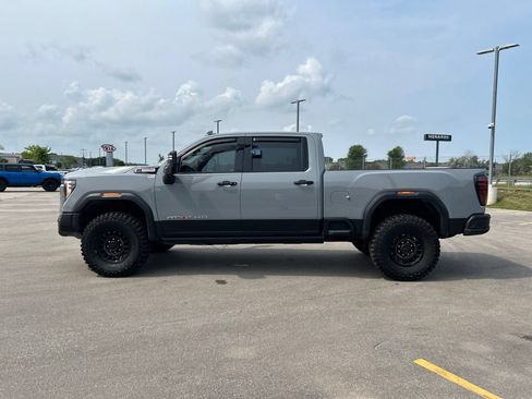 Used 2025 GMC Sierra 2500 AT4X w/ AT4X AEV Edition AWD/4WD image 9