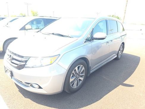 Used 2016 Honda Odyssey Touring image 1
