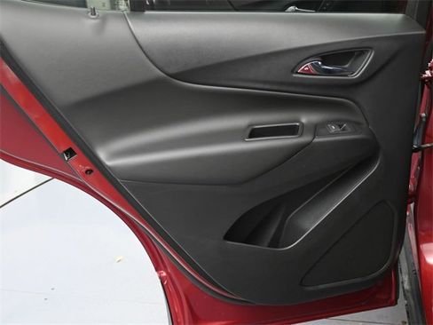 Used 2019 Chevrolet Equinox LT image 16