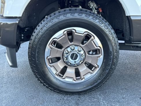 Used 2025 Ford F350 King Ranch w/ FX4 Off-Road Package image 12