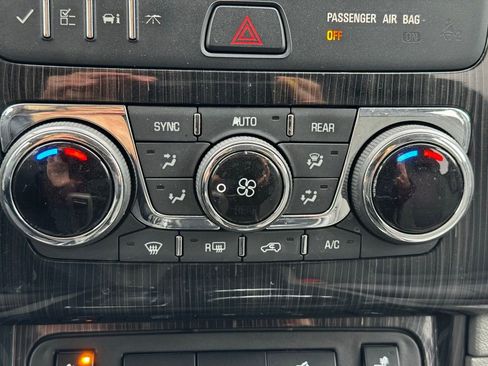 Used 2016 Chevrolet Traverse LT image 17