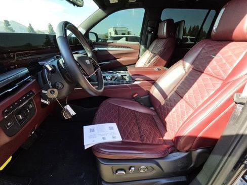Used 2025 Cadillac Escalade ESV Sport w/ Touring Package AWD/4WD image 17