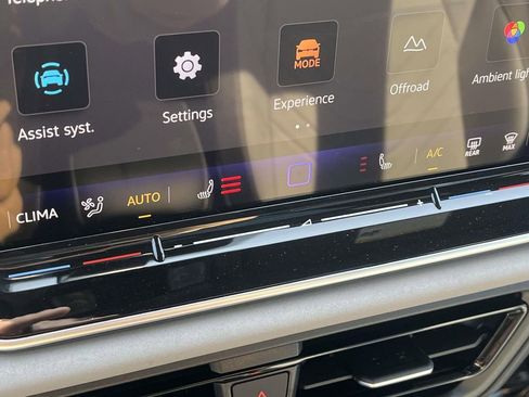 New 2026 Volkswagen Tiguan SE R-Line AWD/4WD image 21