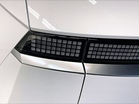 Used 2023 Hyundai Ioniq 5 Limited AWD/4WD image 27