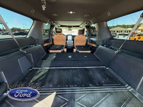 Used 2024 Ford Expedition Max Platinum AWD/4WD image 21