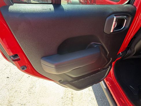 Used 2025 Jeep Wrangler Unlimited Rubicon 4xe w/ Convenience Group image 22