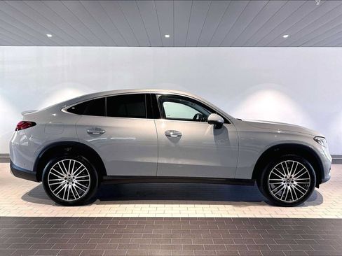 Used 2025 Mercedes-Benz GLC 300 4MATIC image 11
