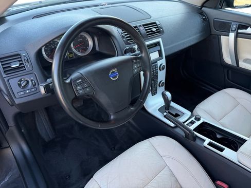 Used 2011 Volvo C70 T5 image 12
