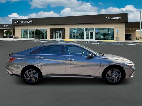 New 2026 Hyundai Elantra SEL Sport Premium w/ Cargo Package FWD image 9