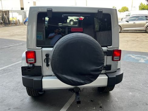 Used 2015 Jeep Wrangler Unlimited Sahara w/ Dual Top Group AWD/4WD image 6