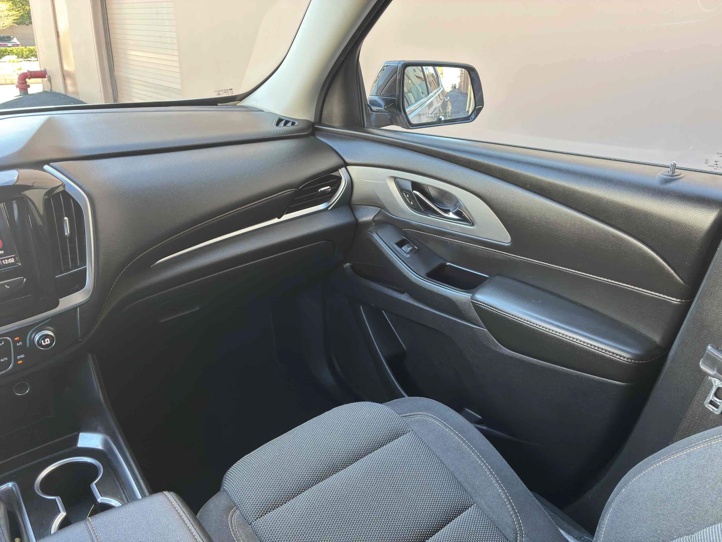 Used 2020 Chevrolet Traverse LS FWD image 17