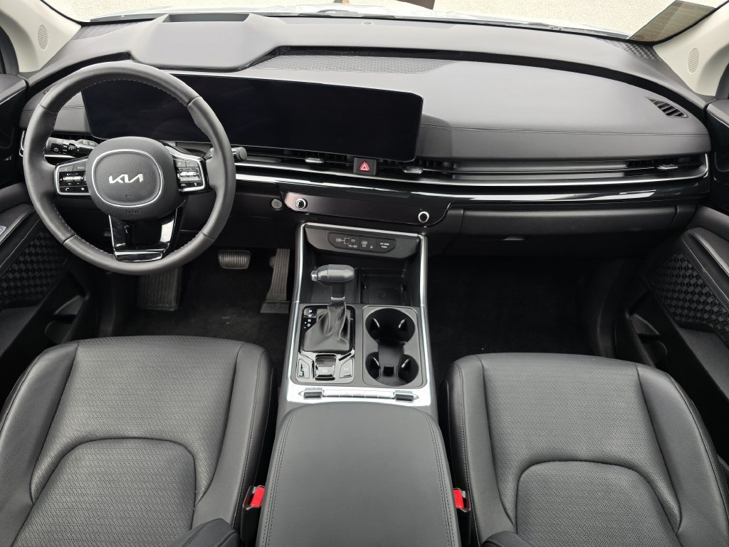Certified 2025 Kia Carnival SX Prestige FWD image 16