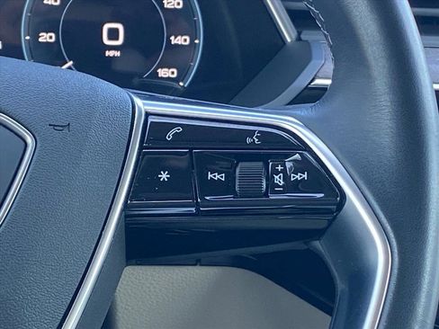 Used 2022 Audi e-tron Premium w/ Convenience Plus Package image 7