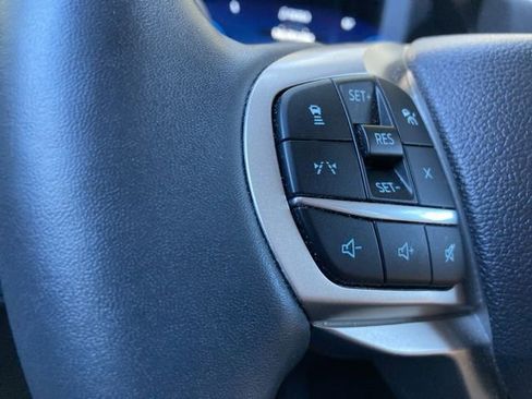 Used 2025 Ford Explorer Active w/ Active Comfort Package image 26