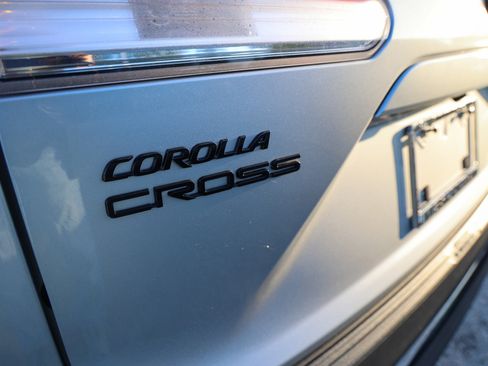 Used 2024 Toyota Corolla Cross AWD Hybrid image 11