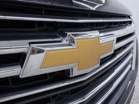 Used 2022 Chevrolet Traverse LT FWD image 13