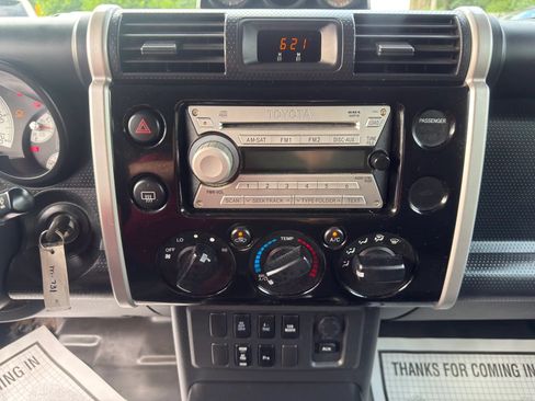 Used 2008 Toyota FJ Cruiser 4WD w/ Upgrade Pkg 2 image 26