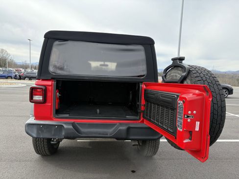 Used 2018 Jeep Wrangler Unlimited Sport S image 11