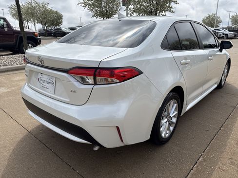 Used 2020 Toyota Corolla LE w/ LE Convenience Package image 7