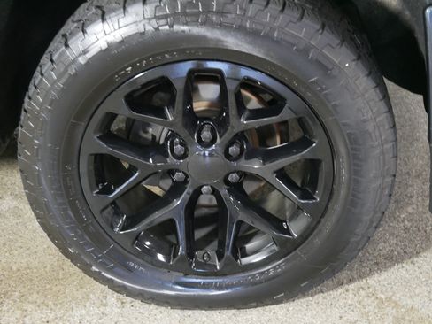 Used 2017 Chevrolet Silverado 1500 LT w/ All Star Edition AWD/4WD image 15