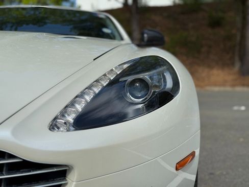 Used 2015 Aston Martin DB9 Coupe image 21
