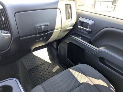 Used 2018 Chevrolet Silverado 1500 LT w/ Max Trailering Package image 17