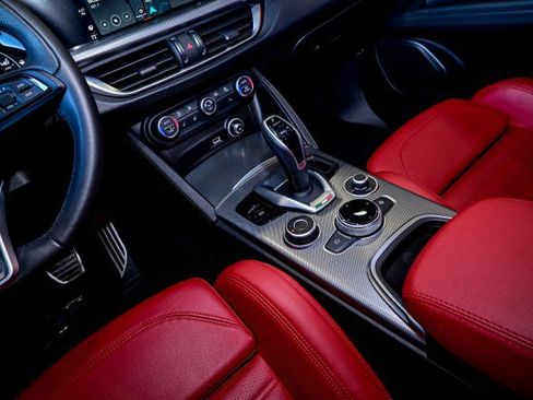 Used 2023 Alfa Romeo Stelvio Veloce image 31