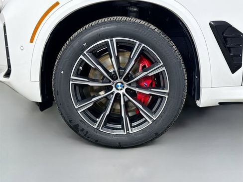 New 2026 BMW X5 xDrive40i w/ M Sport Package image 32